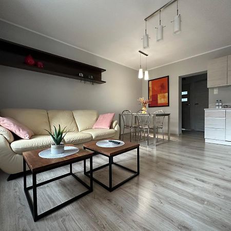 Apartament Przy Cieplickich Tezniach Jelenia Gora Luaran gambar