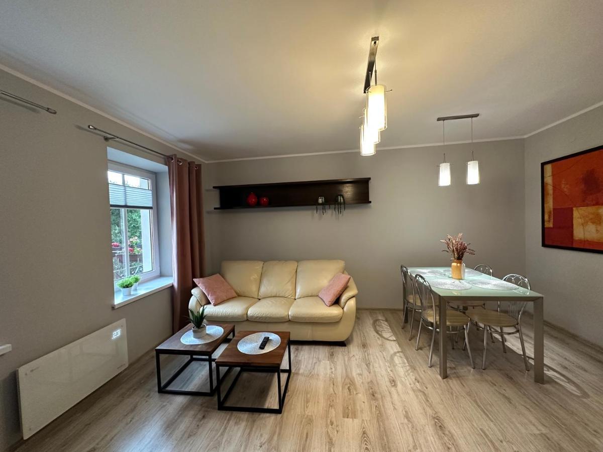 Apartament Przy Cieplickich Tezniach Jelenia Gora Luaran gambar