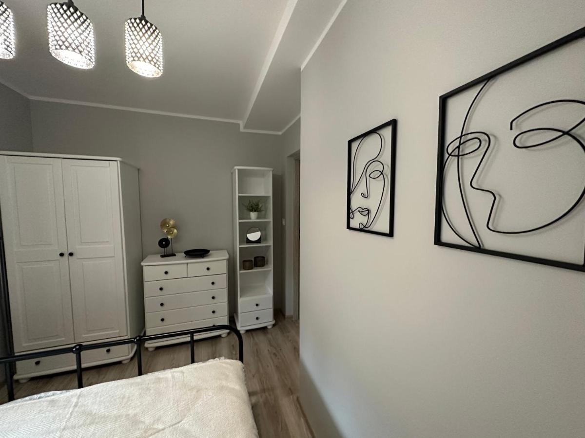 Apartament Przy Cieplickich Tezniach Jelenia Gora Luaran gambar