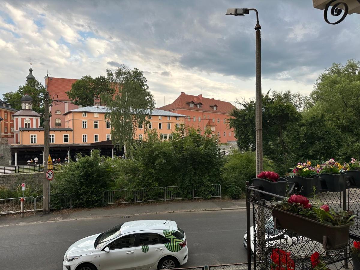Apartament Przy Cieplickich Tezniach Jelenia Gora Luaran gambar