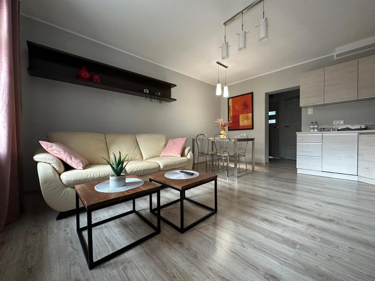 Apartament Przy Cieplickich Tezniach Jelenia Gora Luaran gambar